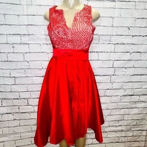 Eva Franco Women's Red Cream Split Neck Sleeveless Pleated A-Line Dress Size 2